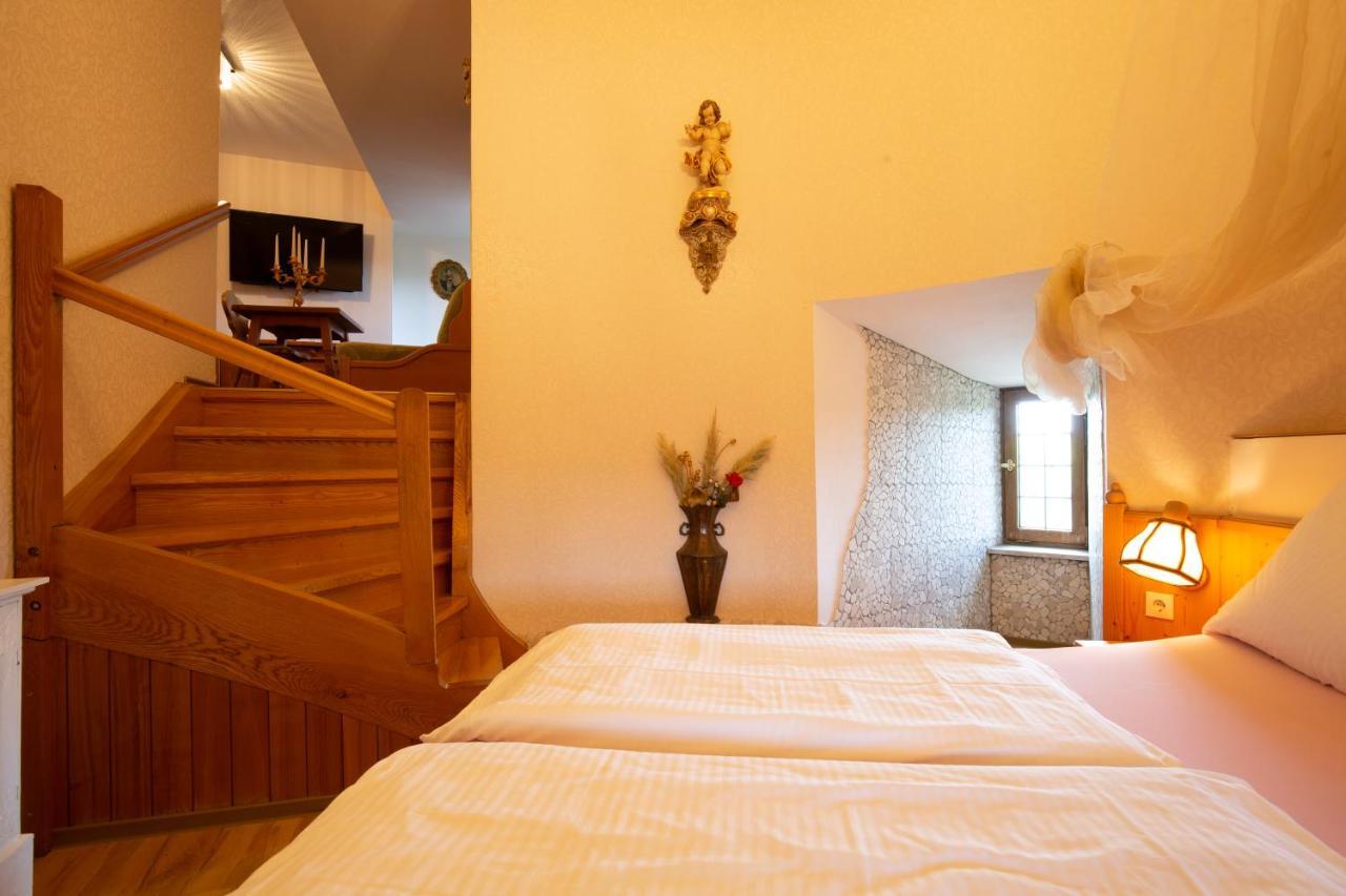 Schlosshotel Harburg 외부 사진