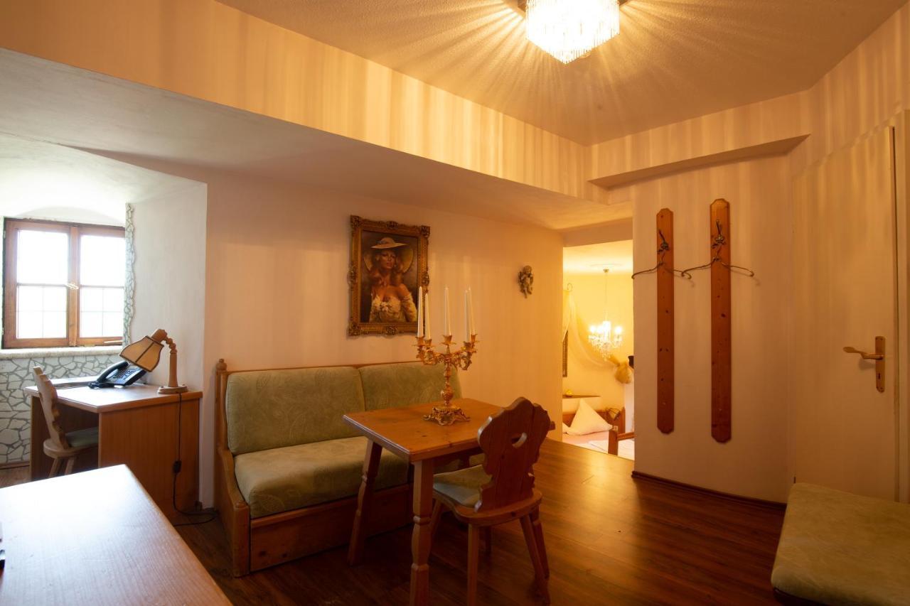 Schlosshotel Harburg 외부 사진